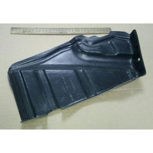 Брызговик моторного отсека левый